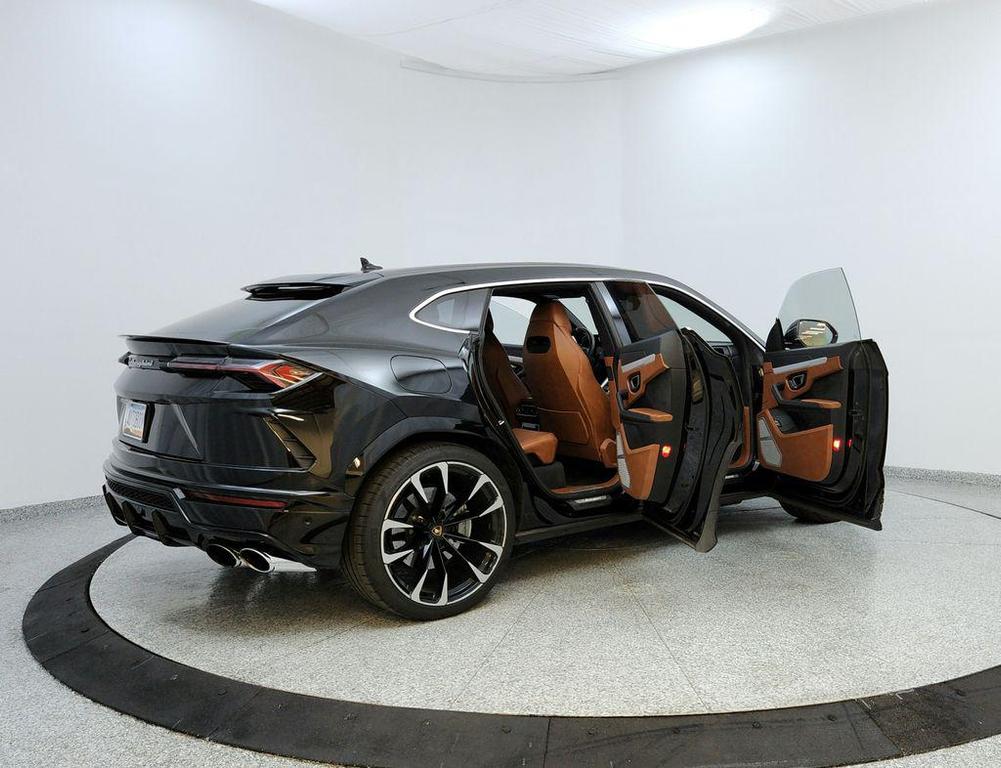 used 2022 Lamborghini Urus car, priced at $197,991