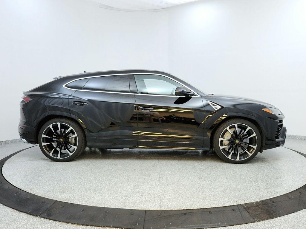 used 2022 Lamborghini Urus car, priced at $195,991