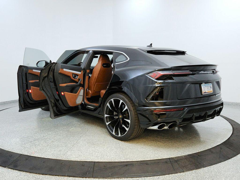 used 2022 Lamborghini Urus car, priced at $195,991