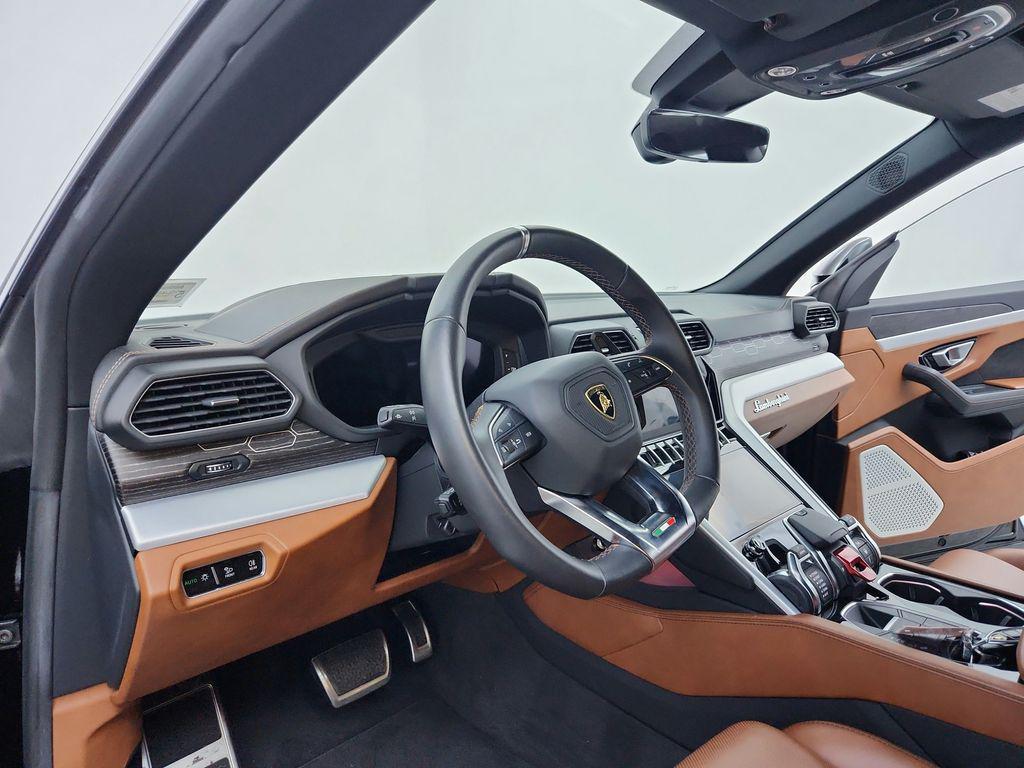 used 2022 Lamborghini Urus car, priced at $197,991