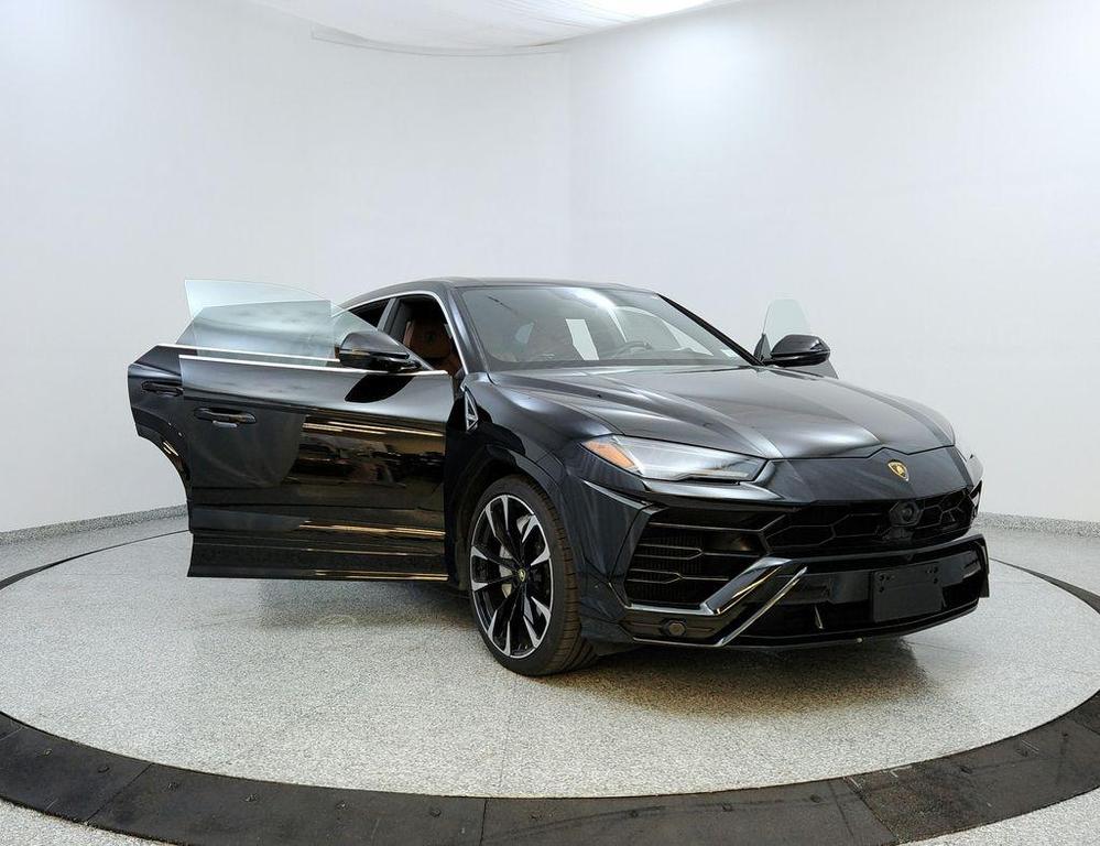 used 2022 Lamborghini Urus car, priced at $197,991