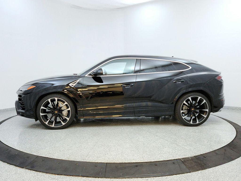 used 2022 Lamborghini Urus car, priced at $195,991