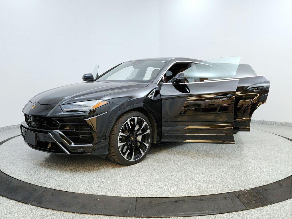 used 2022 Lamborghini Urus car, priced at $195,991