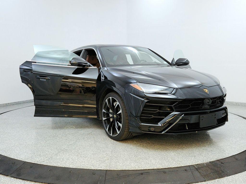 used 2022 Lamborghini Urus car, priced at $195,991