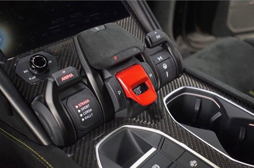 used 2023 Lamborghini Urus car, priced at $292,991