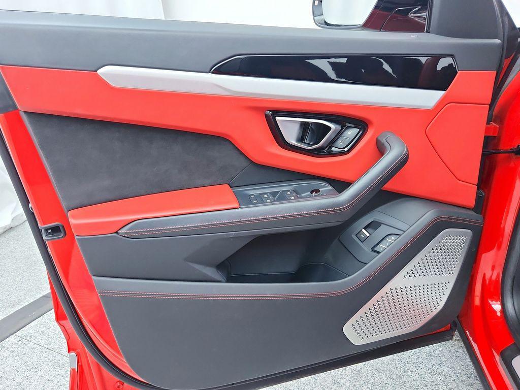 used 2019 Lamborghini Urus car, priced at $173,991