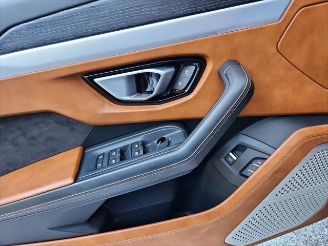 used 2019 Lamborghini Urus car, priced at $222,991