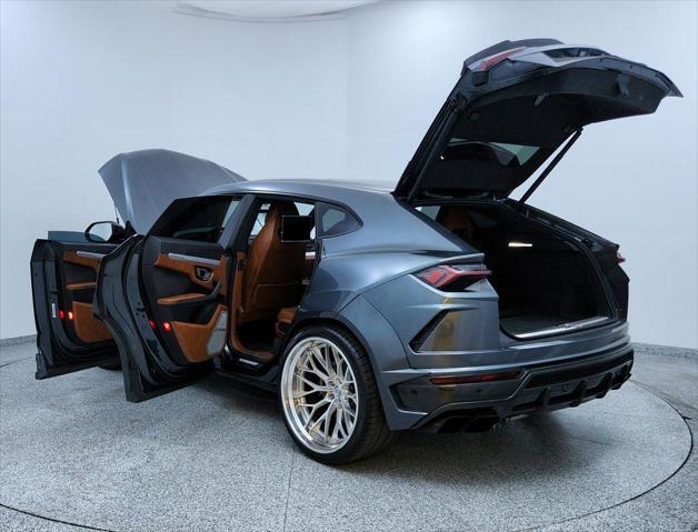 used 2019 Lamborghini Urus car, priced at $222,991