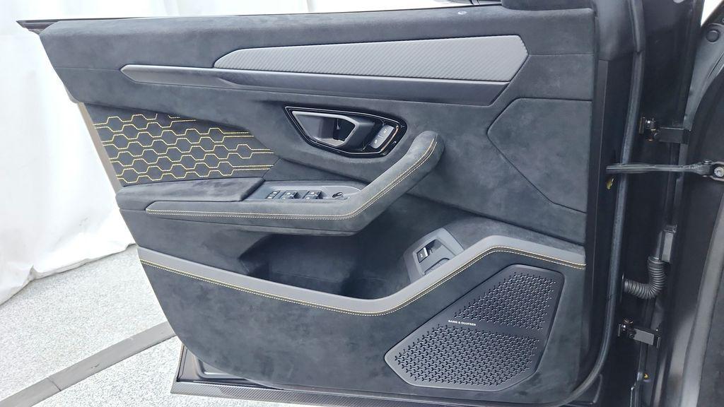 used 2023 Lamborghini Urus car, priced at $282,991