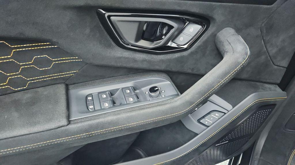 used 2023 Lamborghini Urus car, priced at $282,991