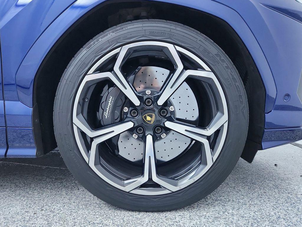 used 2021 Lamborghini Urus car, priced at $185,991