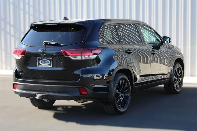 used 2019 Toyota Highlander car, priced at $28,415