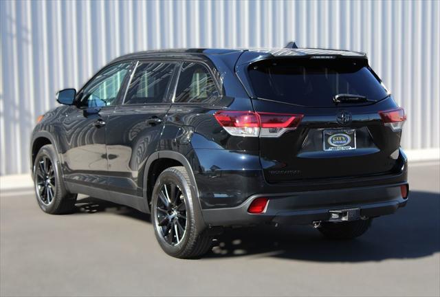 used 2019 Toyota Highlander car, priced at $28,415