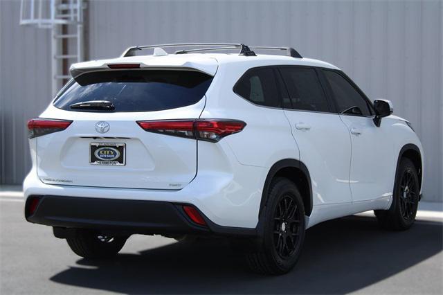 used 2020 Toyota Highlander car, priced at $26,828