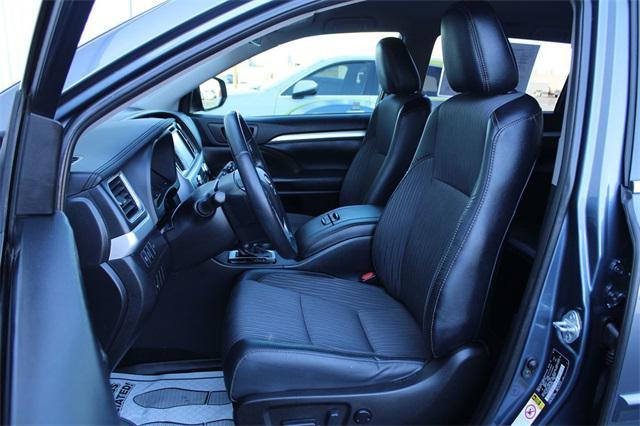 used 2019 Toyota Highlander car, priced at $27,620