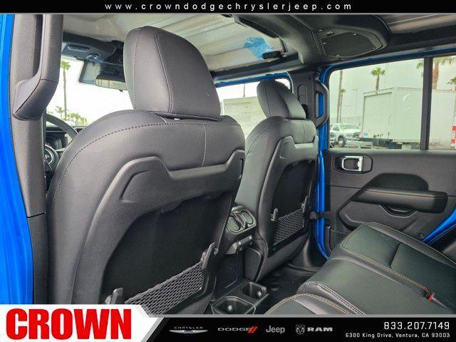 new 2025 Jeep Gladiator car, priced at $40,105
