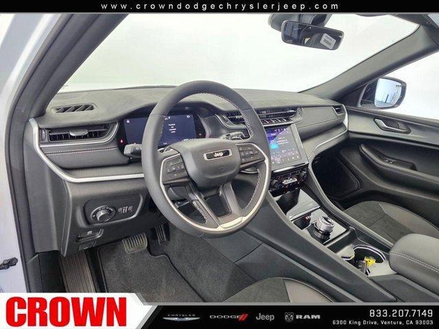 new 2025 Jeep Grand Cherokee car, priced at $38,780