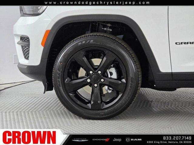 new 2025 Jeep Grand Cherokee car, priced at $38,780