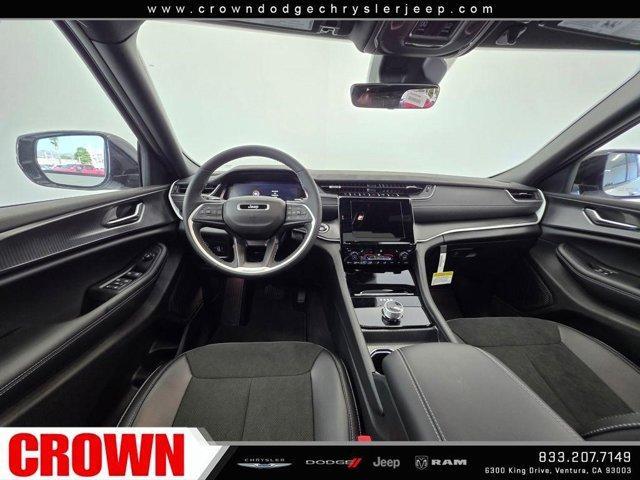 new 2025 Jeep Grand Cherokee car, priced at $38,780