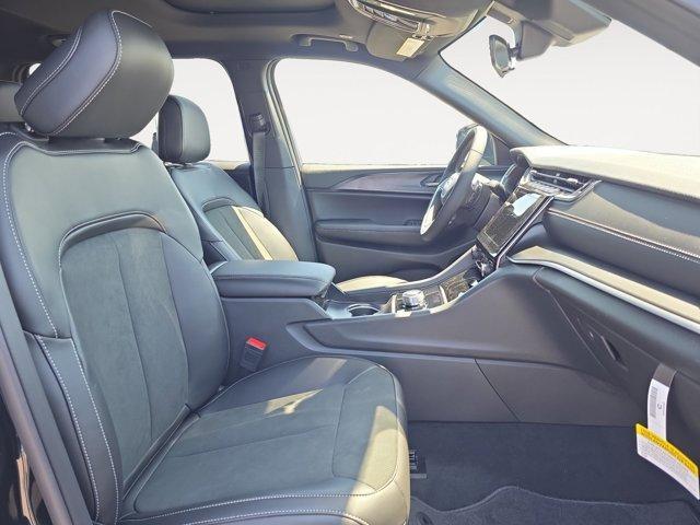 new 2025 Jeep Grand Cherokee L car