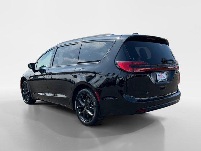 new 2024 Chrysler Pacifica car, priced at $38,745