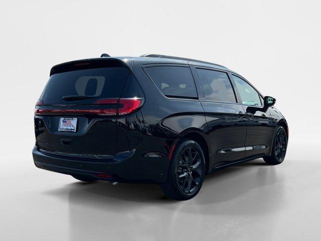 new 2024 Chrysler Pacifica car, priced at $38,745