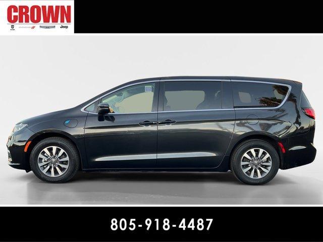 used 2023 Chrysler Pacifica Hybrid car, priced at $25,690