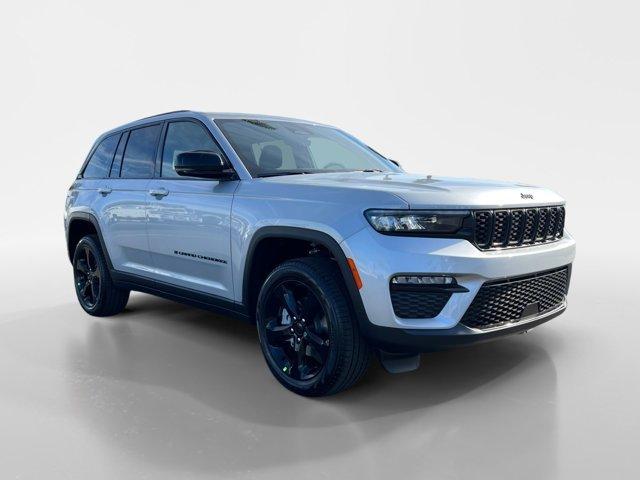 new 2025 Jeep Grand Cherokee car, priced at $43,520