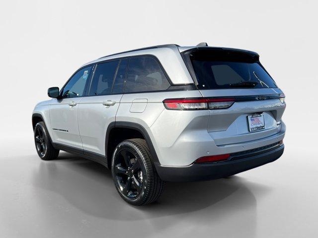 new 2025 Jeep Grand Cherokee car, priced at $43,520