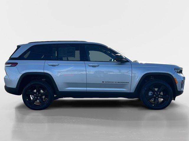 new 2025 Jeep Grand Cherokee car, priced at $43,520