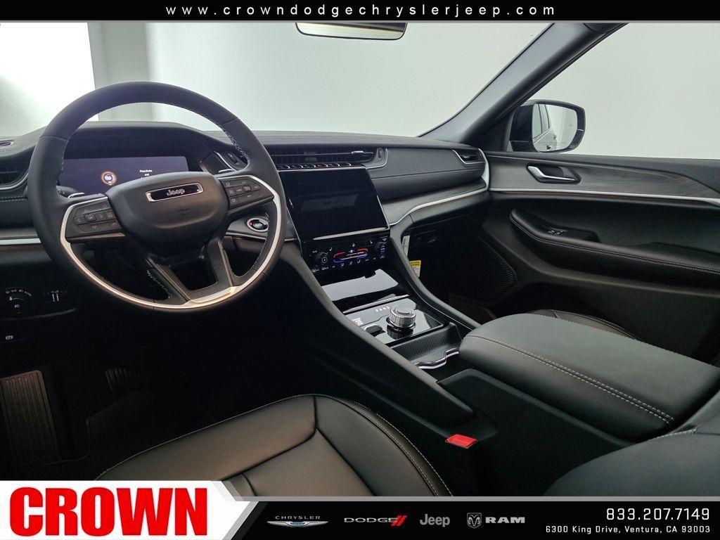 new 2025 Jeep Grand Cherokee car, priced at $42,970