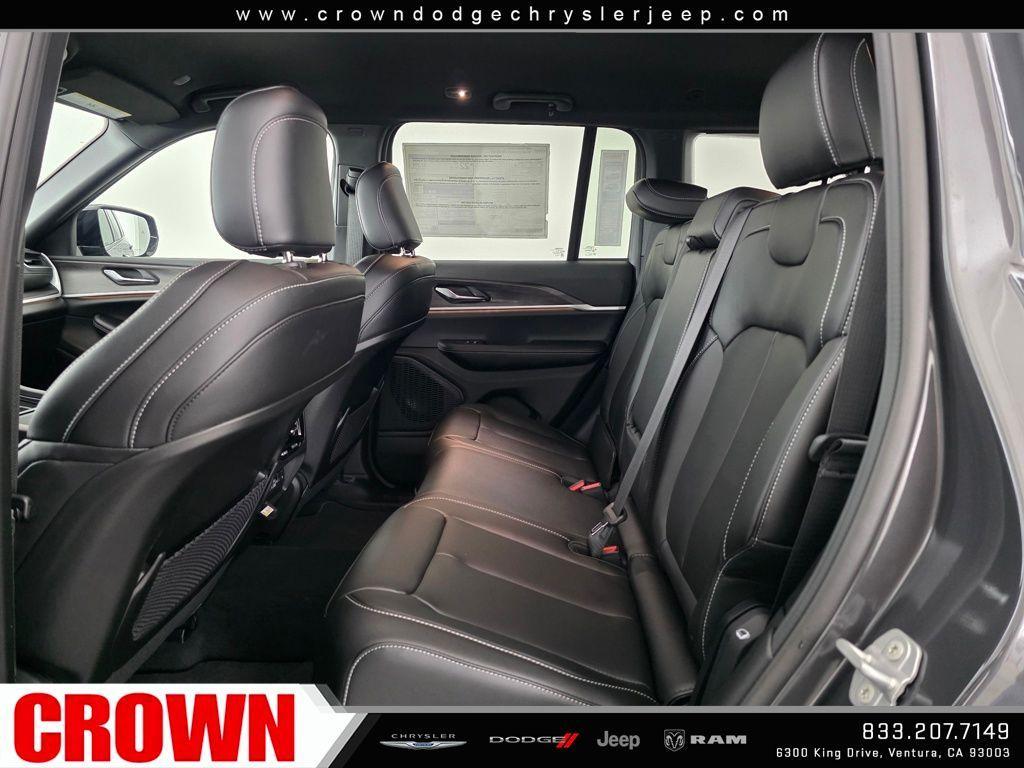 new 2025 Jeep Grand Cherokee car, priced at $42,970