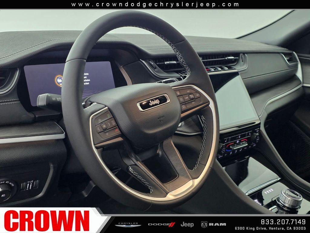 new 2025 Jeep Grand Cherokee car, priced at $42,970