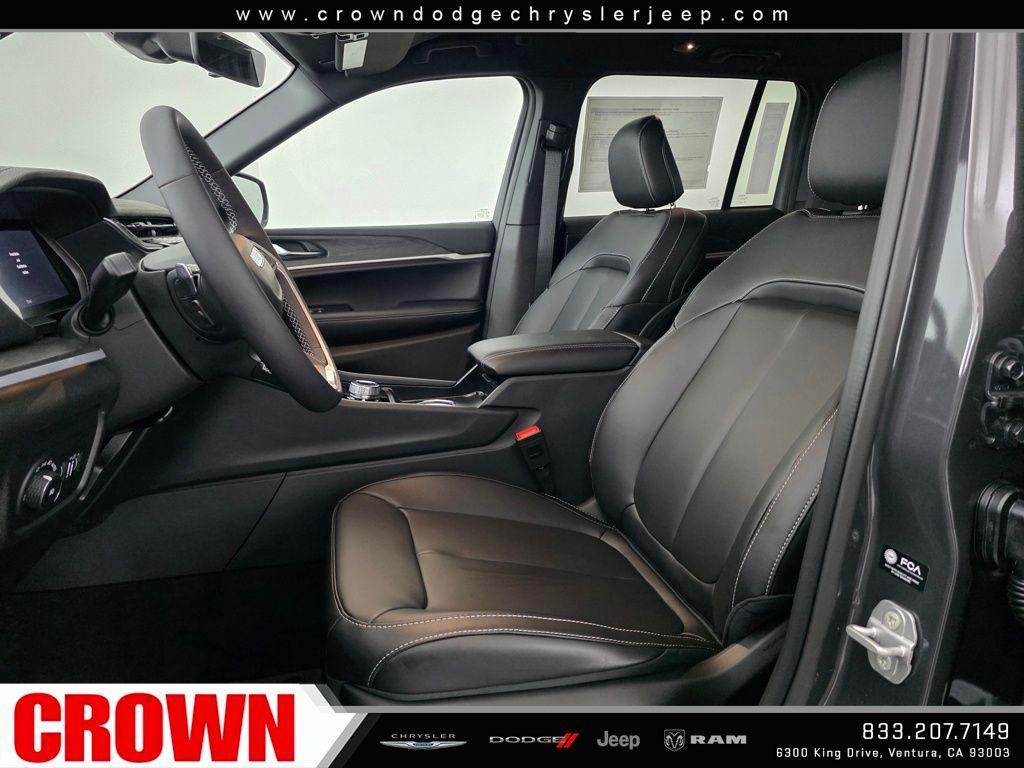 new 2025 Jeep Grand Cherokee car, priced at $42,970