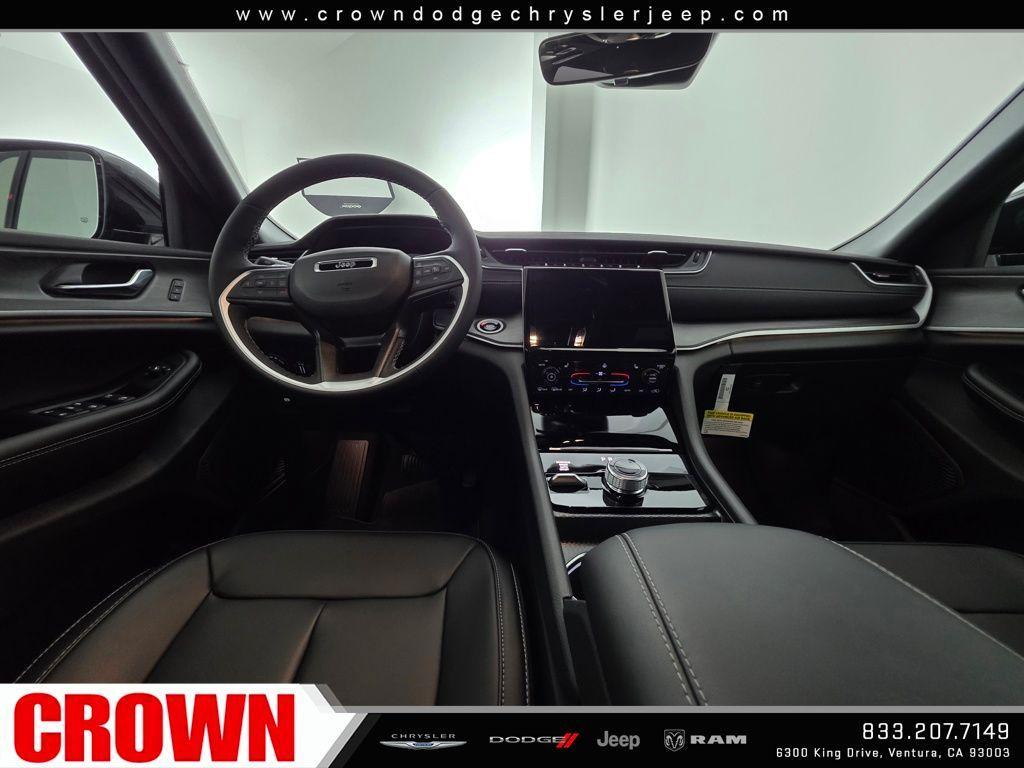 new 2025 Jeep Grand Cherokee car, priced at $42,970