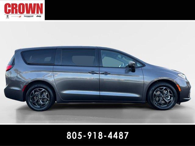 used 2022 Chrysler Pacifica Hybrid car, priced at $30,991