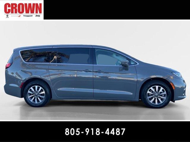 used 2022 Chrysler Pacifica Hybrid car, priced at $26,823