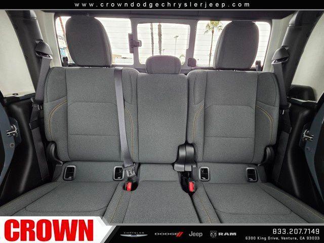 new 2025 Jeep Gladiator car, priced at $42,235