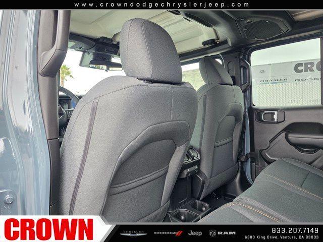 new 2025 Jeep Gladiator car, priced at $42,235