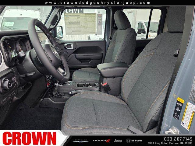 new 2025 Jeep Gladiator car, priced at $42,235