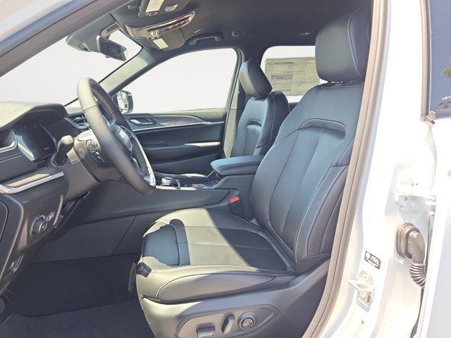 new 2025 Jeep Grand Cherokee car, priced at $40,973