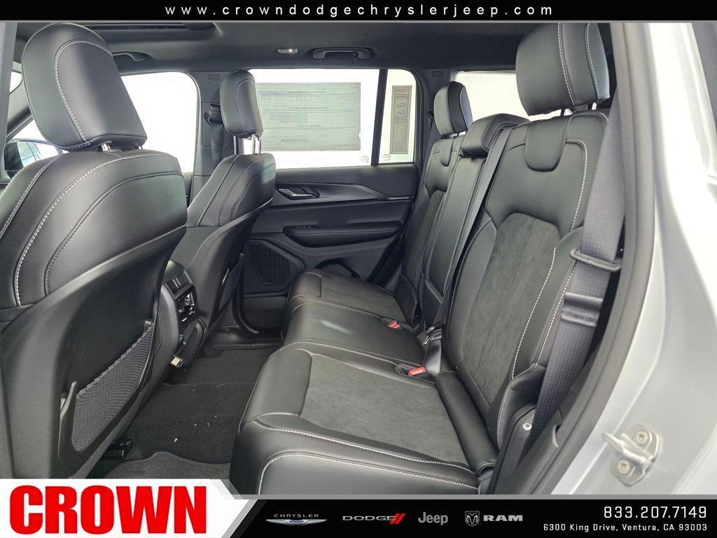 new 2025 Jeep Grand Cherokee car, priced at $39,375