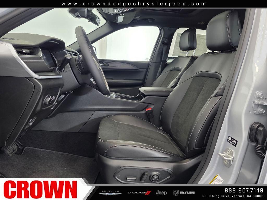 new 2025 Jeep Grand Cherokee car, priced at $39,375