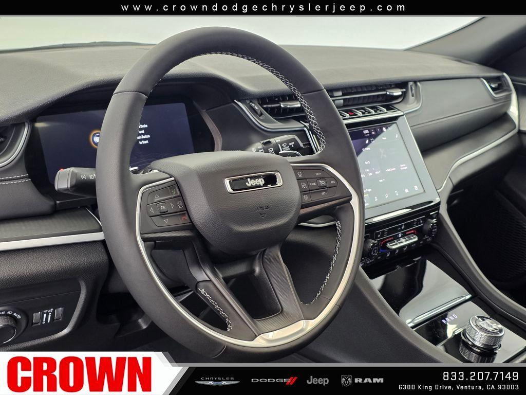 new 2025 Jeep Grand Cherokee car, priced at $39,375