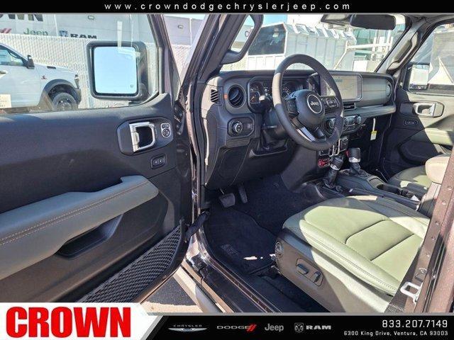 new 2025 Jeep Gladiator car, priced at $48,375