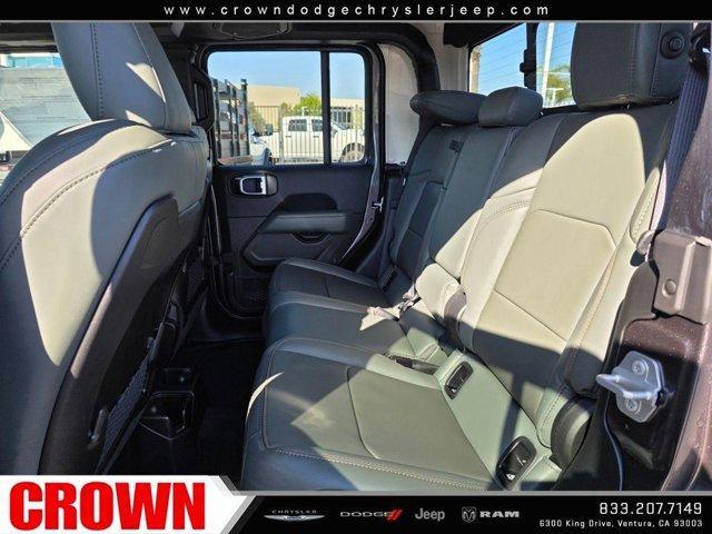 new 2025 Jeep Gladiator car, priced at $48,375
