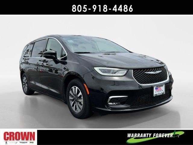 used 2022 Chrysler Pacifica Hybrid car, priced at $28,991
