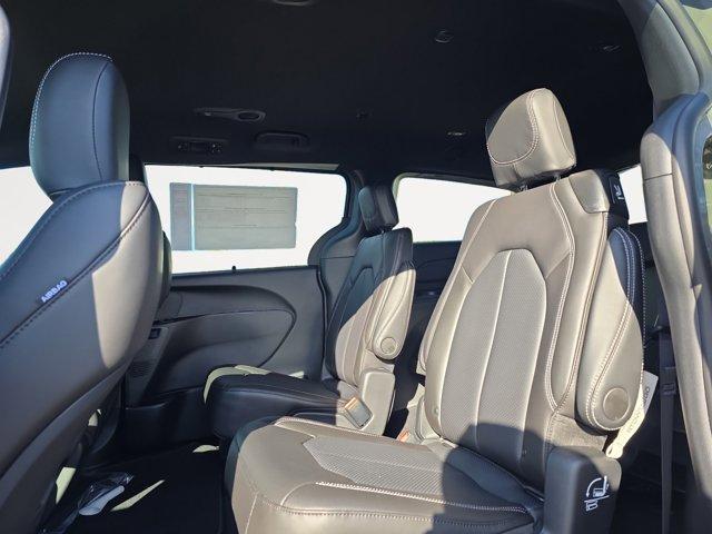 new 2025 Chrysler Pacifica car, priced at $43,227