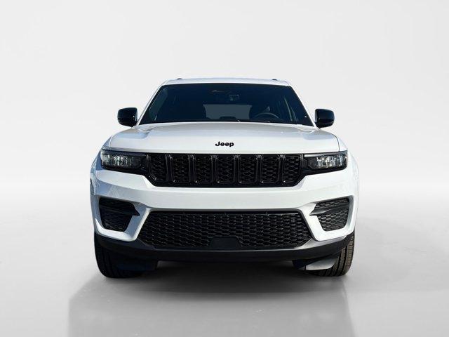 new 2025 Jeep Grand Cherokee car, priced at $42,580