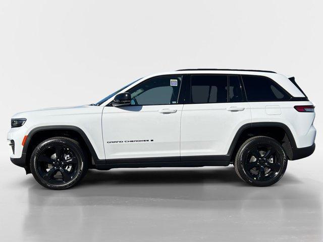 new 2025 Jeep Grand Cherokee car, priced at $42,580